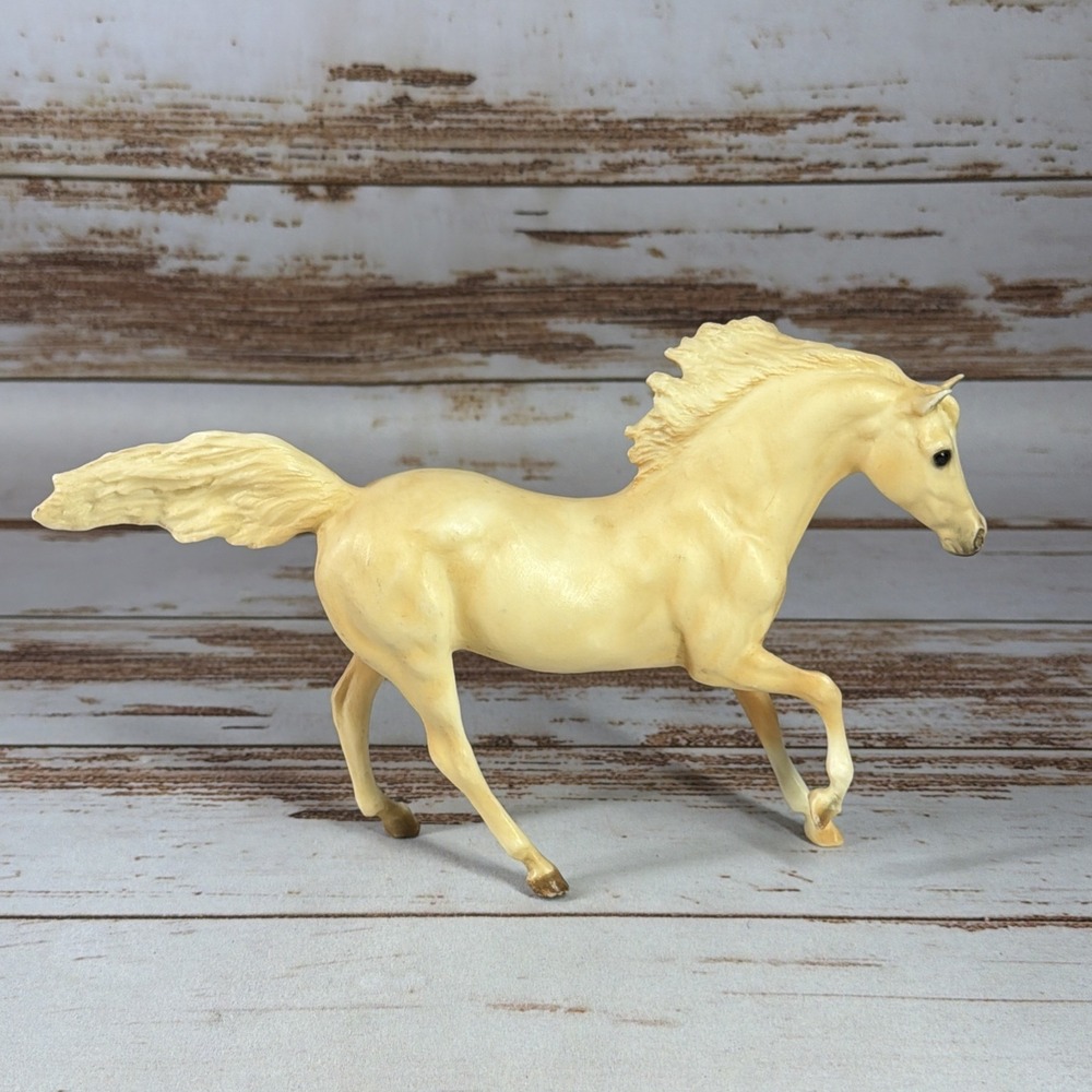 Breyer Freedom Series Classic Running Stallion Light Palomino Horse Model READ